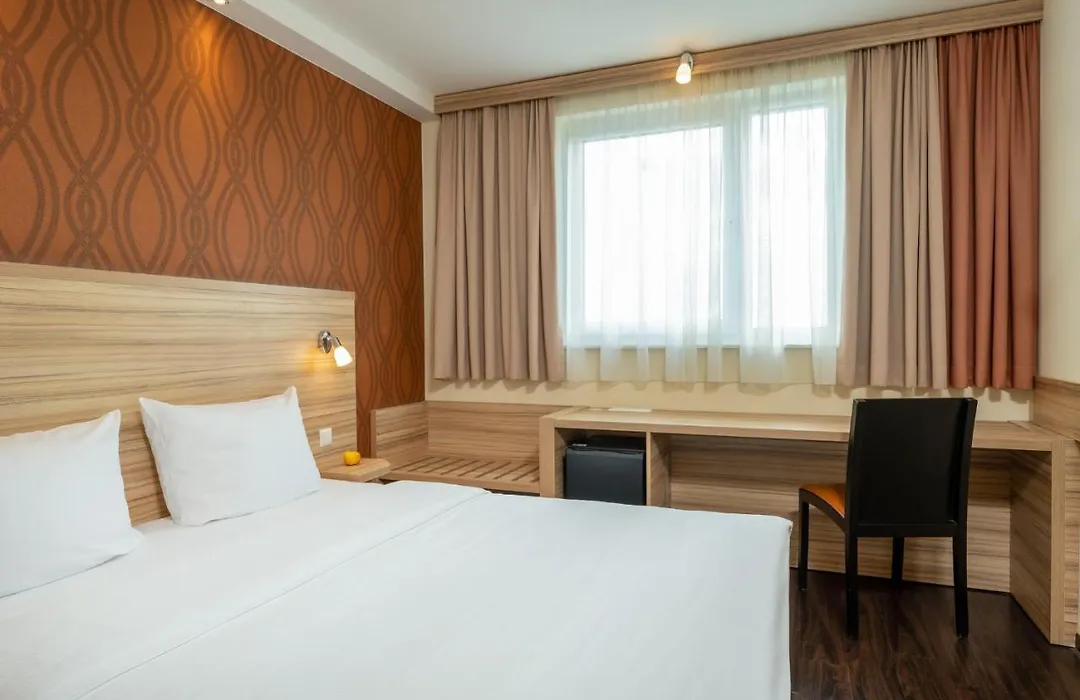 Messe & Airport Hotel Stuttgart-1